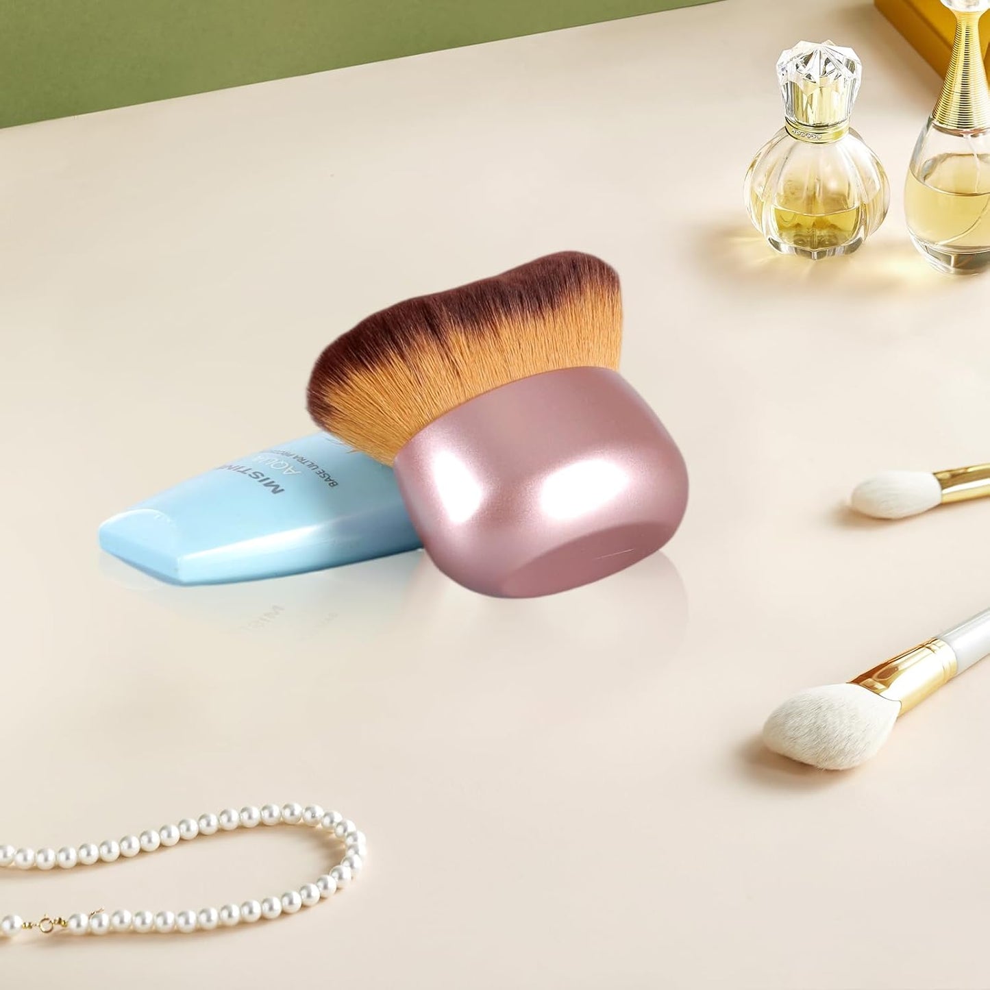 Extra-Large 75mm Body Makeup Brush Vegan Synthetic Bristles for Streak-Free Self Tanner, Bronzer & Foundation, Wet/Dry Use, Oval Face & Back Application–Black