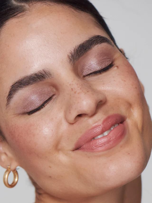 ILIA - Chromatic Liquid Powder Eye Tint | Cream-to-Powder Eyeshadow, Smudge-Resistant, Quick-Dry, Weightless, Water-Based | Non-Toxic, Vegan, Cruelty-Free, Clean Makeup (Dim, 0.12 fl oz | 3.5 ml)