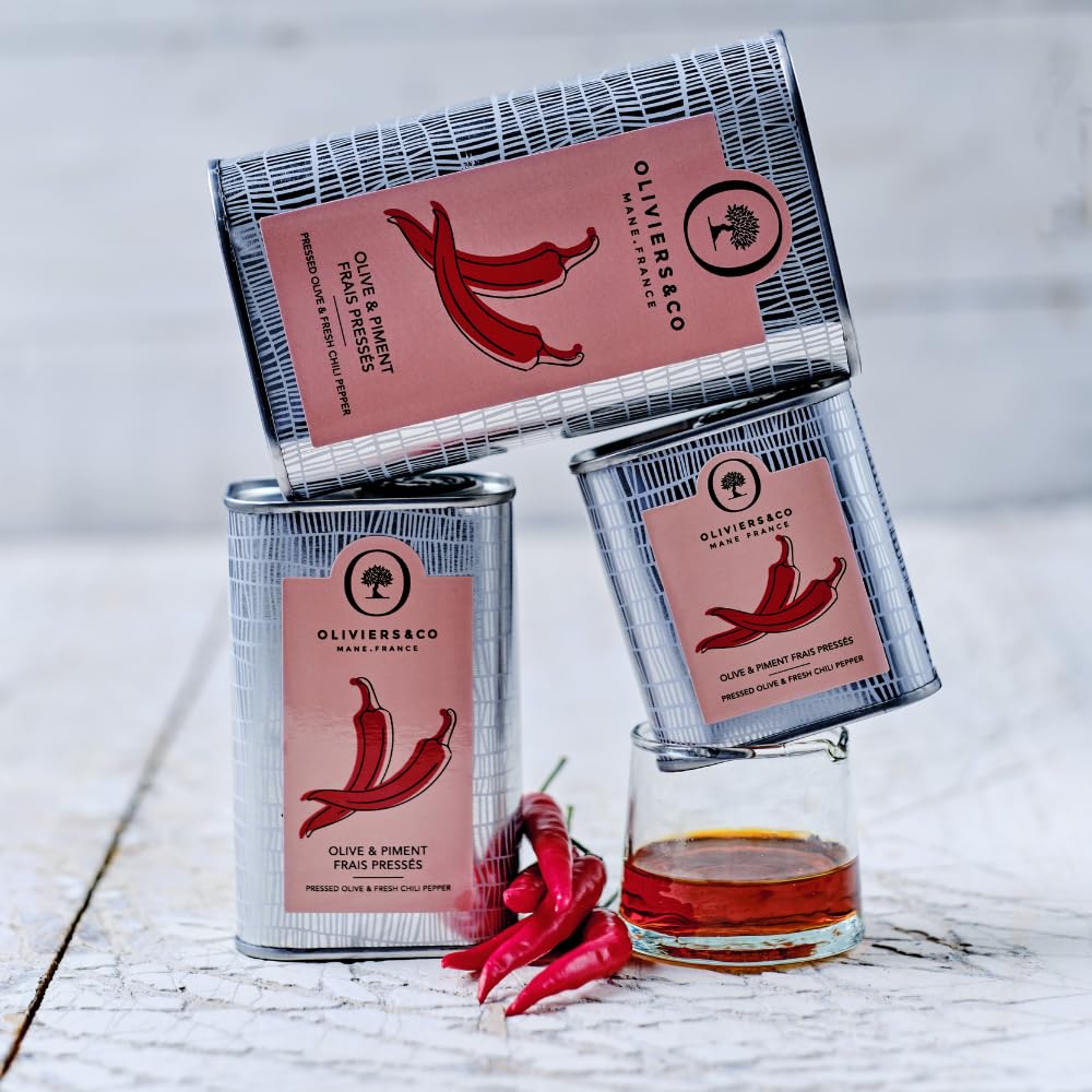 Spicy Chili Pepper Olive Oil by Oliviers & Co. | Italian Extra Virgin Olive Oil for Cooking, Marinades & Dipping | Gourmet Flavored EVOO, Cold Pressed, All-Natural (8.4 Fl Oz)