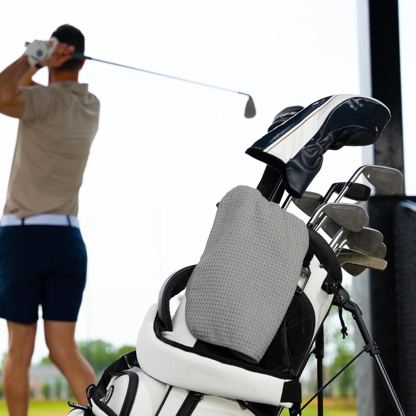 S&T INC. Microfiber Gym Towels, Yoga Towel for Home and Gym Bag, 16 Inch x 27 Inch, 3 Pack