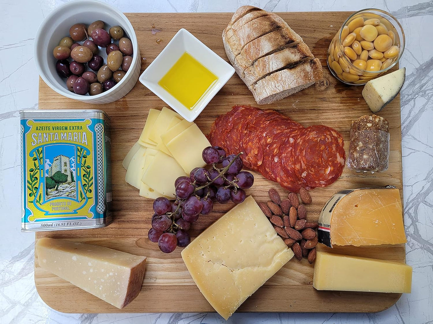 Extra Virgin Olive Oil - Santa Maria Portuguese Vintage Metal Tin - 200ml. This is a brand with almost 100 Years. (3)