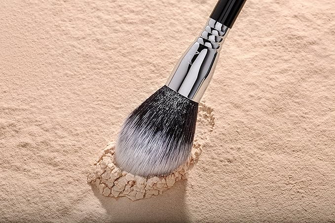 Sigma Beauty F24 All-Over Powder™ Brush