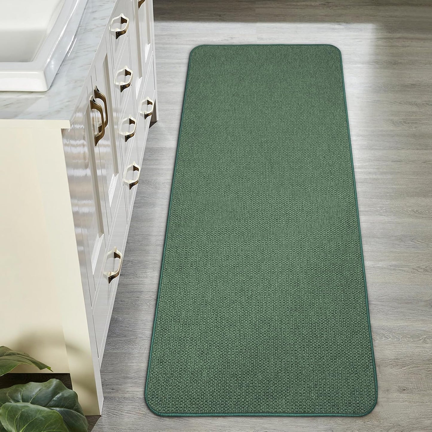 Bath Mat,Ultra Thin Bathroom Runner Rugs,Large Bath Mats for Bathroom,Quick Dry,Non-Slip,Machine Washable,Low Pile,Bath Rug,Shower Outside,Sink,Home Decor Accessories.Green,2'x5'（24x60inch）