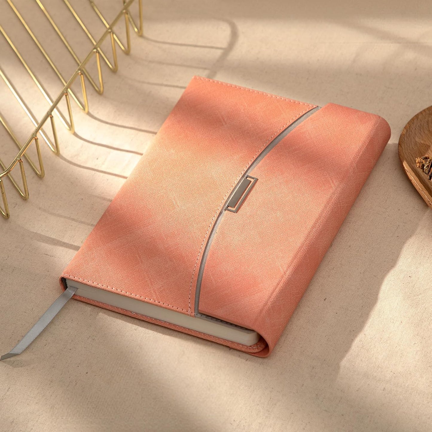 CAGIE Journal Notebook for Women with Magnetic Flap Closure, 256 Pages 100 GSM Elegant Lined Journals for Writing, A5 Hardcover Journal for Note Taking, Gifts Diary for Women, 5.9x8.5In, Pink